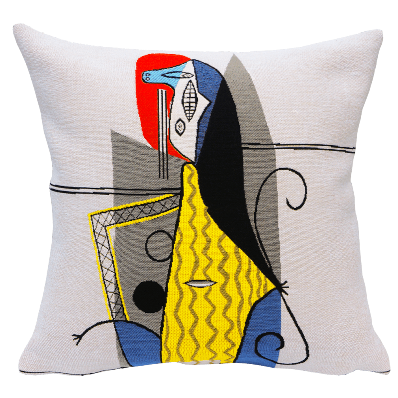Femme dans un fauteuil